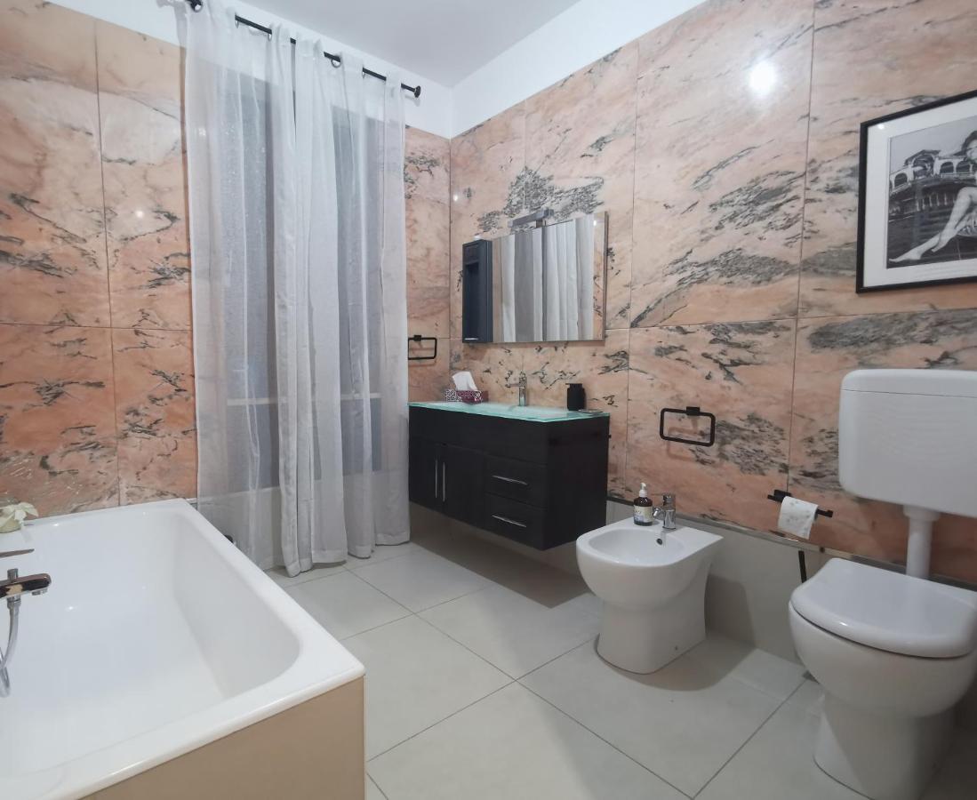 The Piedmont Gate Apartamento Collegno Exterior foto